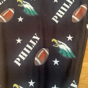 Women’s Philadelphia Eagles 🦅 size 1X/2X stretch leggings with pockets!!